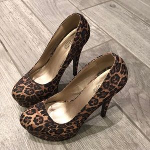 $5 Sale 💜💜Cheetah pumps